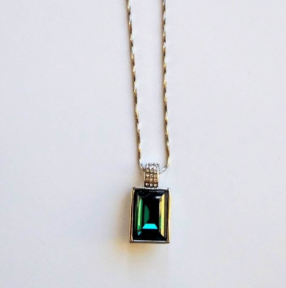 Green stone Pendant Necklace